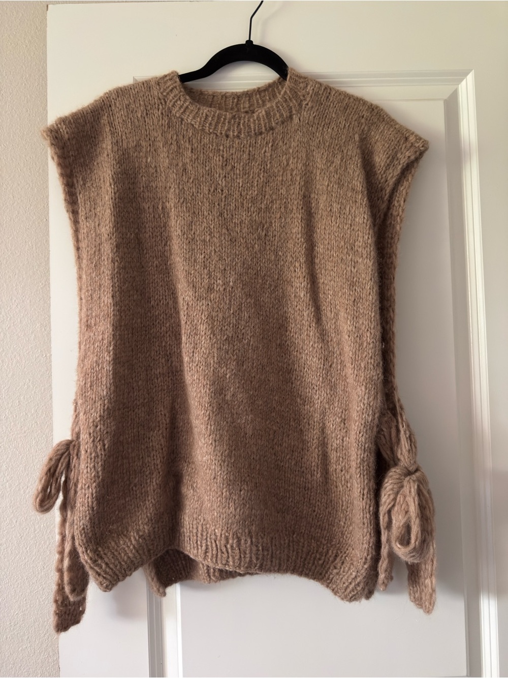Beige Tie-Side Knit Sweater Vest - 100% Cashmere